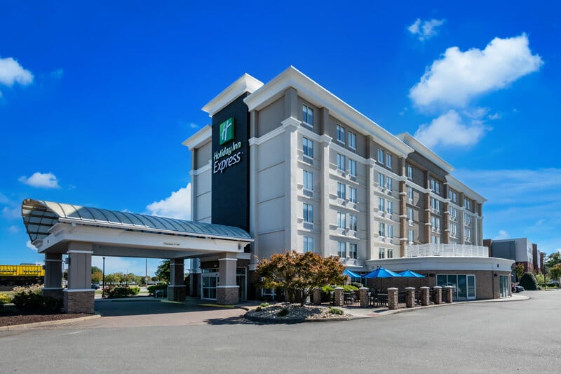 Holiday Inn Express Hampton – Coliseum Central